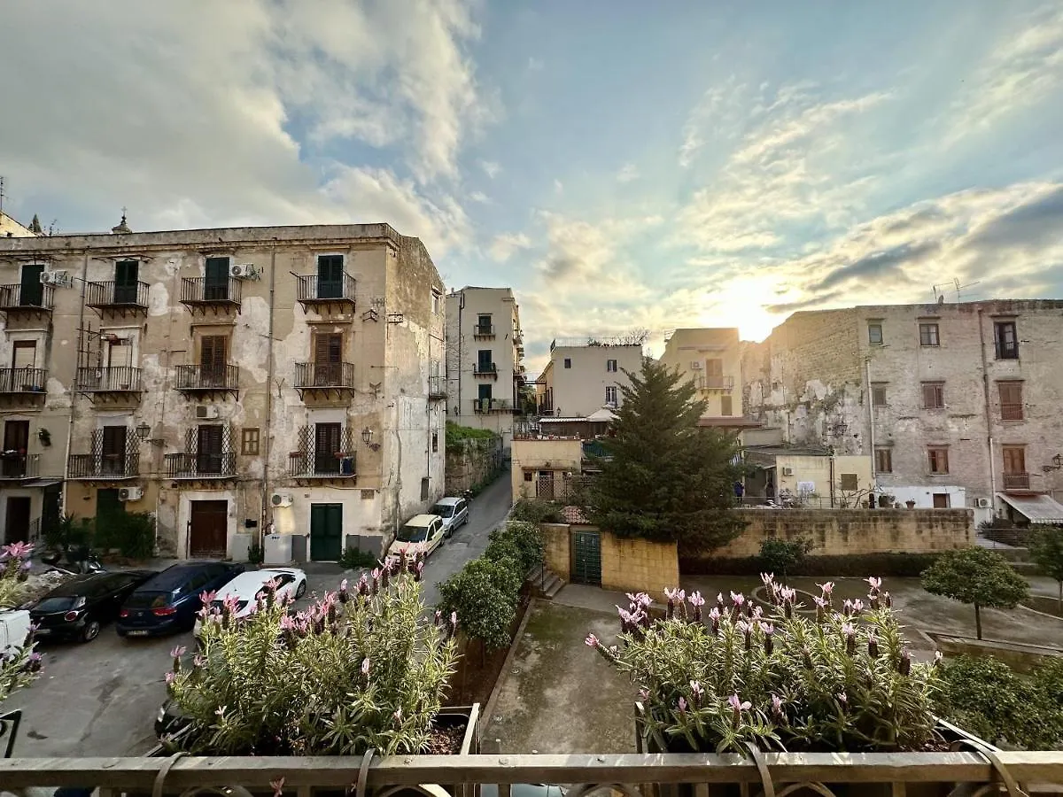 Casa Guilla_Alla Cattedrale Palermo Daire